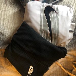 Bundle of 2 Nike hoodies